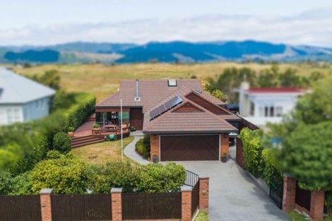 Photo of property in 58 Golf Road, Paraparaumu Beach, Paraparaumu, 5032