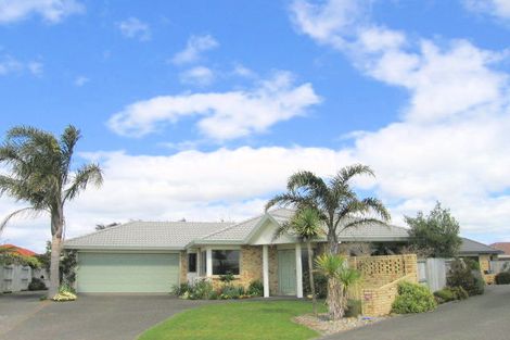 Photo of property in 13 Rosberg Place, Mount Maunganui, 3116