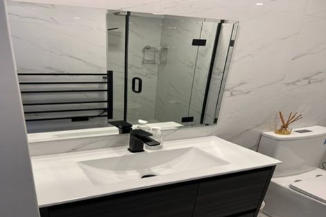 Photo of property in 5/72 Tiraumea Drive, Pakuranga, Auckland, 2010