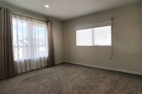 Photo of property in 103 Medallion Drive, Oteha, Auckland, 0632