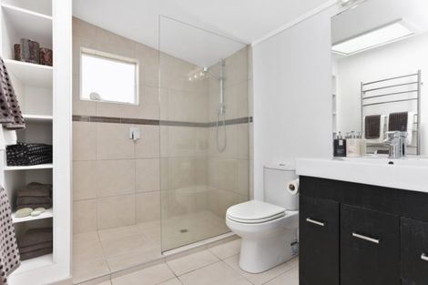 Photo of property in 7 Rodney Road, Northcote Point, Auckland, 0627