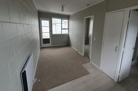 Photo of property in 21 Kamara Road, Glen Eden, Auckland, 0602
