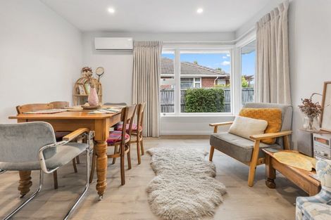 Photo of property in 8 Roslyn Avenue, Mairehau, Christchurch, 8052