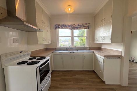 Photo of property in 70 Pine Avenue, Ebdentown, Upper Hutt, 5018