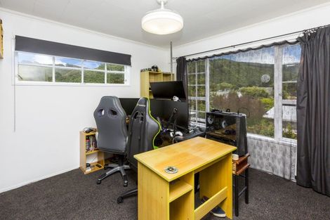 Photo of property in 19 Beryl Grove, Birchville, Upper Hutt, 5018