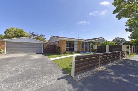Photo of property in 33 Montclare Avenue, Avonhead, Christchurch, 8042