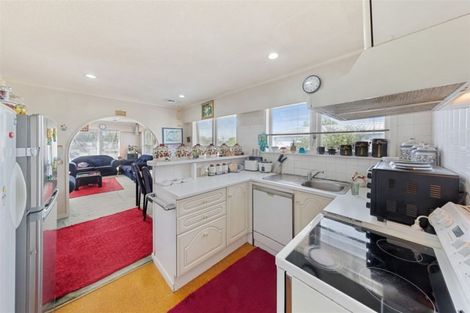 Photo of property in 17 Beaumonts Way, Manurewa, Auckland, 2102
