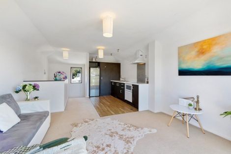 Photo of property in 8l Finlay Terrace, Mount Cook, Wellington, 6021