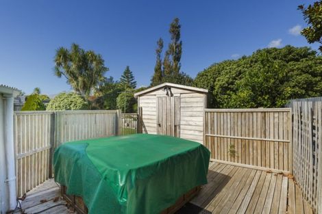 Photo of property in 37 Parkland Crescent, Terrace End, Palmerston North, 4410