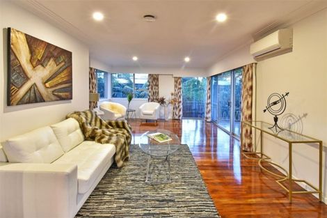 Photo of property in 60 Lawrence Crescent, Hillpark, Auckland, 2102