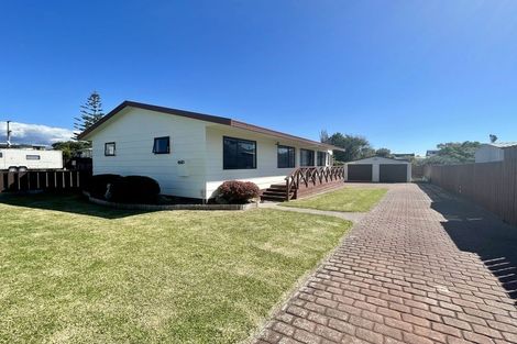 Photo of property in 160 Karewa Parade, Papamoa Beach, Papamoa, 3118