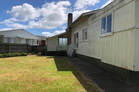 Photo of property in 8 Sturges Road, Henderson, Auckland, 0610