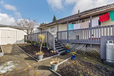 Photo of property in 1/10 Bishop Street, Green Bay, Auckland, 0604