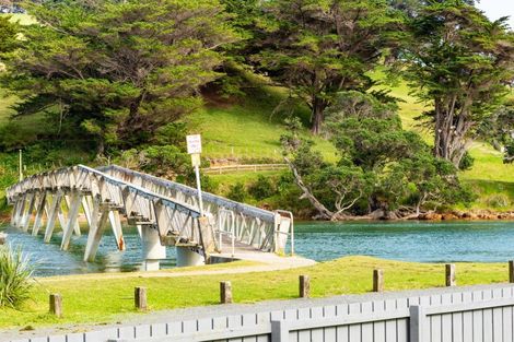 Photo of property in 906 Pataua South Road, Pataua South, Onerahi, 0192