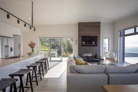 Photo of property in 115 Riria Kereopa Memorial Drive, Raglan, 3297