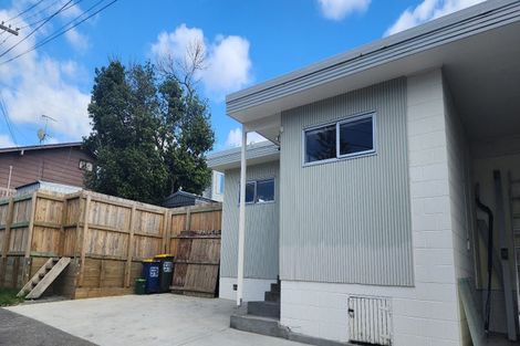 Photo of property in 1/59 Eskdale Road, Birkdale, Auckland, 0626