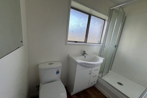 Photo of property in 1 Cleve Road, Green Bay, Auckland, 0604