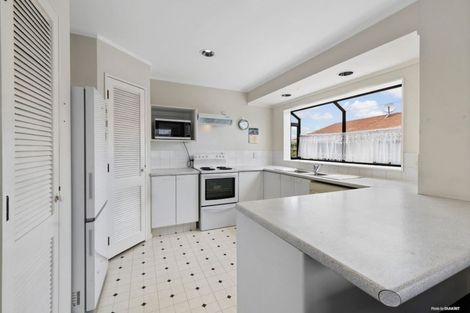 Photo of property in 143 Botany Road, Botany Downs, Auckland, 2010