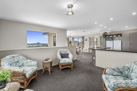 Photo of property in 33 Oteki Park Drive, Welcome Bay, Tauranga, 3112