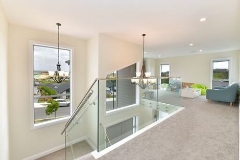 Photo of property in 24 Boocock Crescent, Orewa, 0931