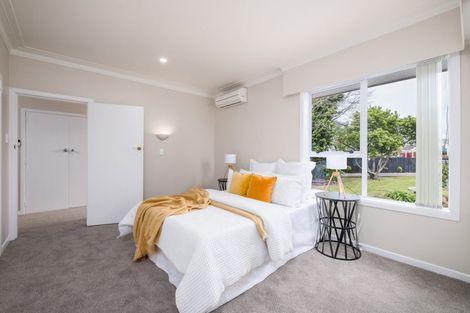 Photo of property in 32 Oakland Avenue, Papatoetoe, Auckland, 2025