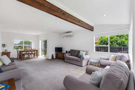 Photo of property in 2/17 Beach Road, Pahurehure, Papakura, 2113