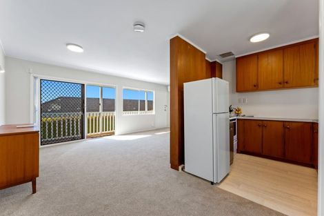 Photo of property in 2/63 Ocean View Road, Hillcrest, Auckland, 0627