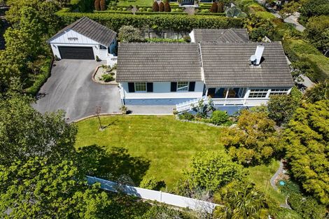 Photo of property in 100 Cheviot Road, Lowry Bay, Lower Hutt, 5013