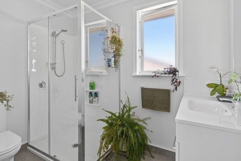 Photo of property in 27 Woodford Avenue, Brookfield, Tauranga, 3110