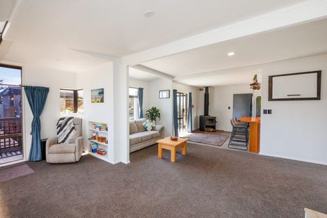 Photo of property in 11 Koura Street, Tangimoana, 4822