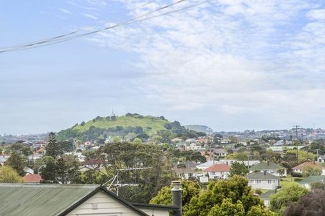 Photo of property in 1/3 Fentham Road, Hauraki, Auckland, 0622