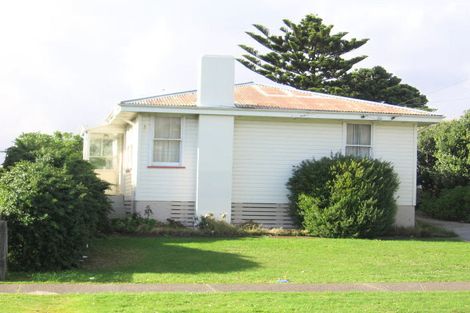 Photo of property in 77 Te Pene Avenue, Titahi Bay, Porirua, 5022
