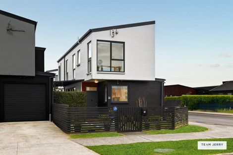 Photo of property in 15 Te Aparangi Road, Papakura, 2110