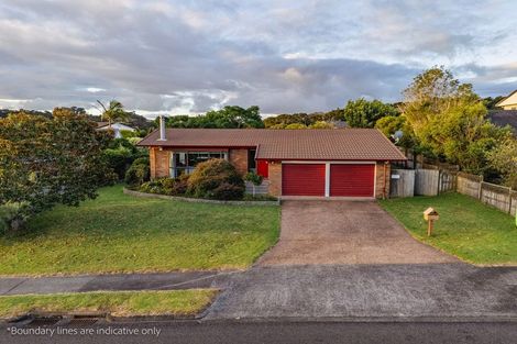 Photo of property in 8 Kuripaka Crescent, The Gardens, Auckland, 2105