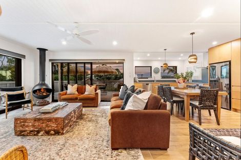 Photo of property in 19 Dunbar Road, Point Wells, Warkworth, 0986