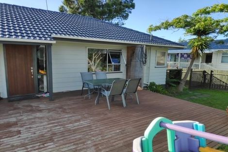 Photo of property in 8 Elizabeth Drive, West Harbour, Auckland, 0618