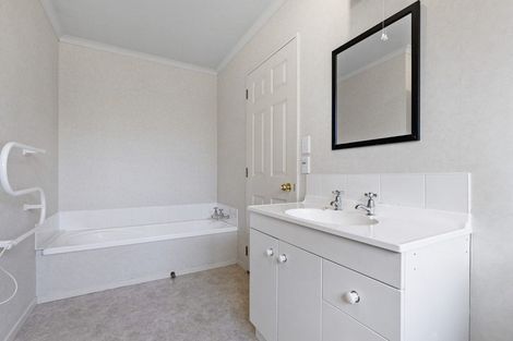 Photo of property in 110 Pahiatua Street, Hokowhitu, Palmerston North, 4410