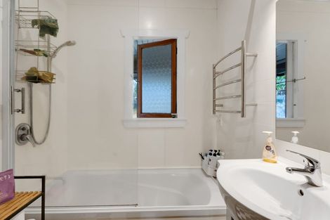 Photo of property in 33 Gaine Street, New Plymouth, 4310