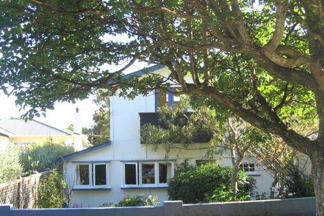Photo of property in 25 Mahoe Street, Eastbourne, Lower Hutt, 5013