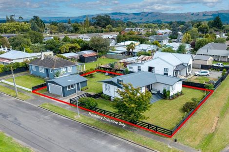 Photo of property in 15 Fox Street, Woodville, 4920