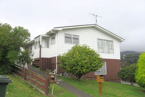 Photo of property in 133b Taylor Terrace, Tawa, Wellington, 5028