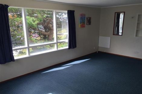 Photo of property in 2/65 Mandalay Terrace, Khandallah, Wellington, 6035