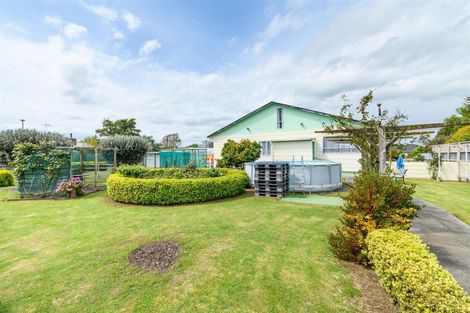 Photo of property in 201 Bridge Street, Bulls, 4818