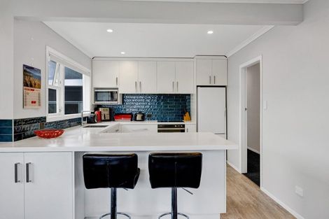 Photo of property in 41 Camberwell Road, Hawera, 4610