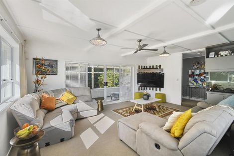 Photo of property in 102 Lawrence Crescent, Hillpark, Auckland, 2102