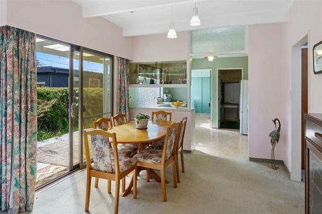 Photo of property in 1 Miro Street, Waikanae, 5036
