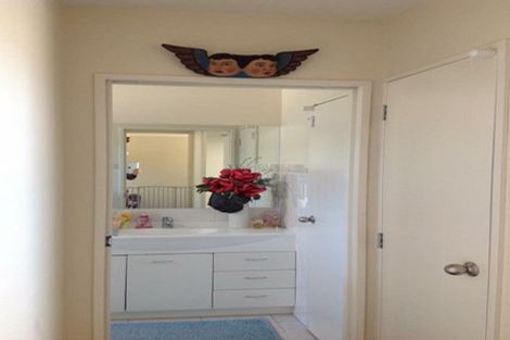 Photo of property in 7 Gillett Place, Botany Downs, Auckland, 2014