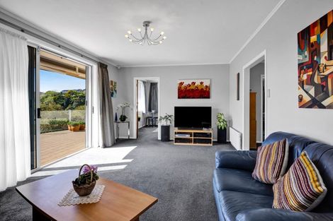 Photo of property in 42 Seaview Road, Marfell, New Plymouth, 4310