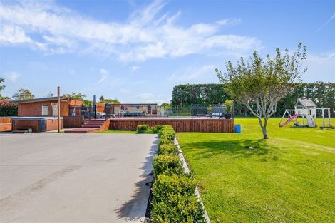 Photo of property in 773 Waitakere Road, Kumeu, 0891