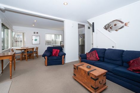 Photo of property in 1/39 Vina Place, Massey, Auckland, 0614